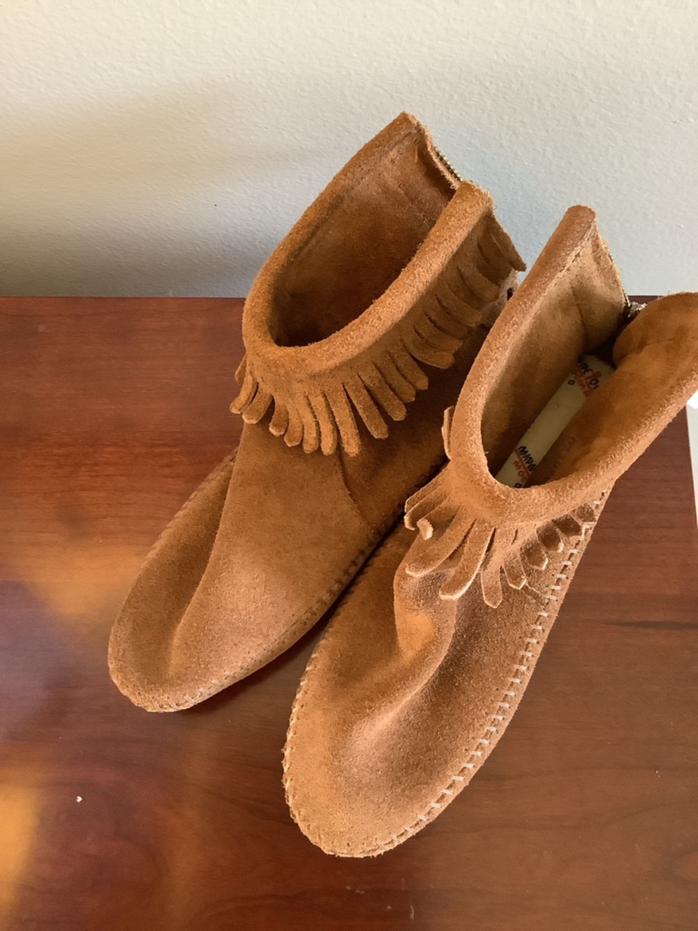 Minnetonka vintage moccasins NWOB size 5 - Picture 4 of 4